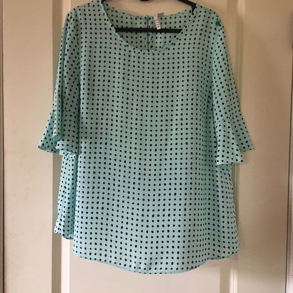 Elle M mint & black dot blouse